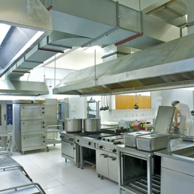 Sistema de Exaustão na Cozinha Industrial